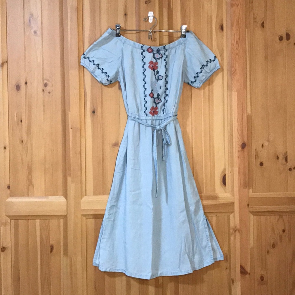 Old Navy Chambray Embroidered Midi Dress